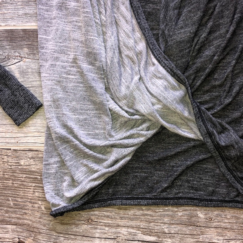 Karma Twisted Dark/Light Gray Sweater Size Small - Picture 3 of 5